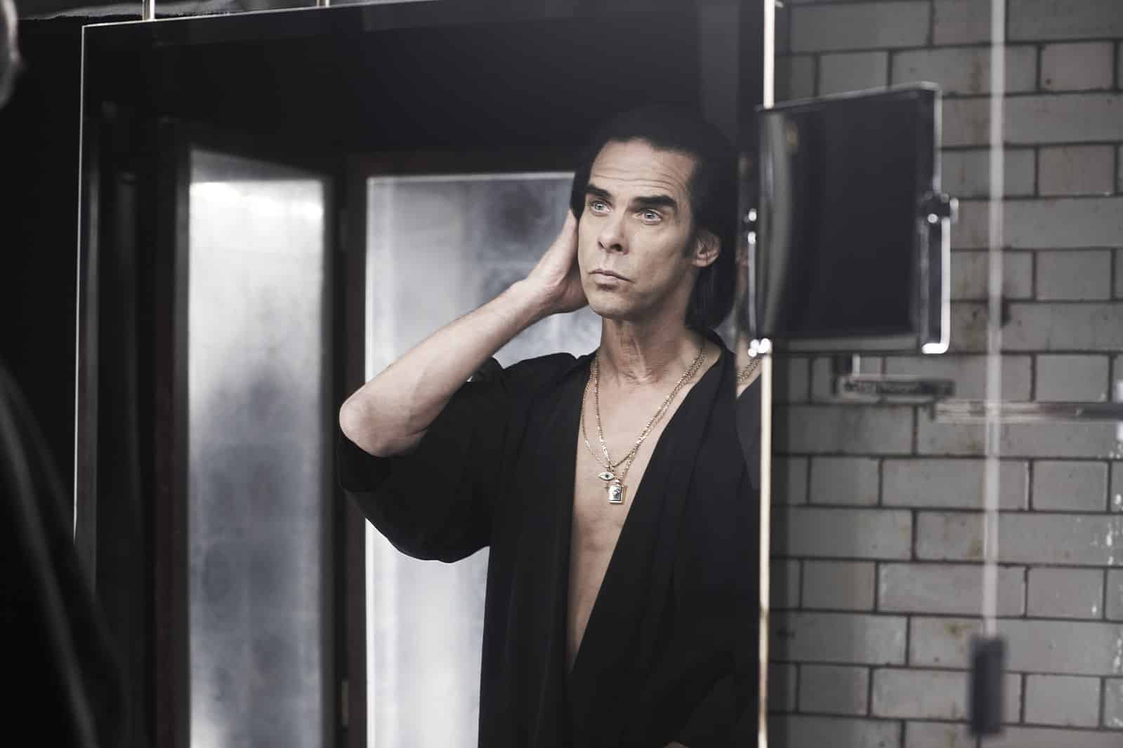 1599px-Nick_Cave_by_Amelia_Troubridge